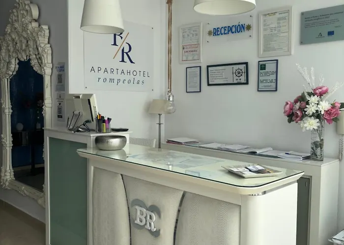 Rompeolas קוניל דה לה פרונטרה