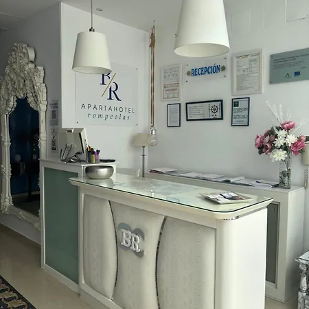 Rompeolas コニル・デ・ラ・フロンテラ